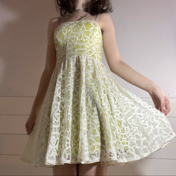 Green and lace party dress - Picture 12 of 12